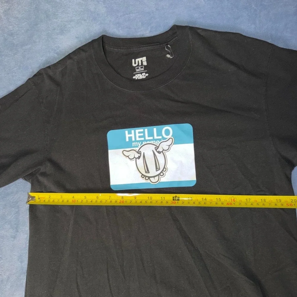 Black Uniqlo UT Hello my name is Yoda t-shirt